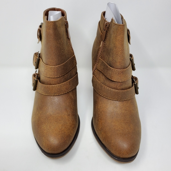 NWOT Forever Camila-64 Tan Ankle Booties - Picture 6 of 9